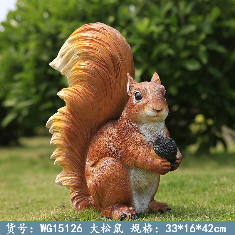 Outdoor Resin Squirrel Sculpture, Realistic Animal Figurine, Decorative Piece for Balcony, Courtyard, Garden Landscape, and Floor Decoration.