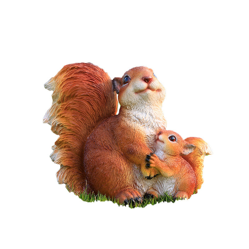 Outdoor Resin Squirrel Sculpture, Realistic Animal Figurine, Decorative Piece for Balcony, Courtyard, Garden Landscape, and Floor Decoration.