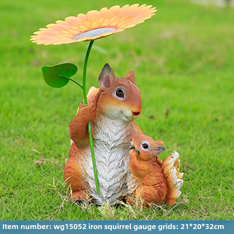 Outdoor Resin Squirrel Sculpture, Realistic Animal Figurine, Decorative Piece for Balcony, Courtyard, Garden Landscape, and Floor Decoration.